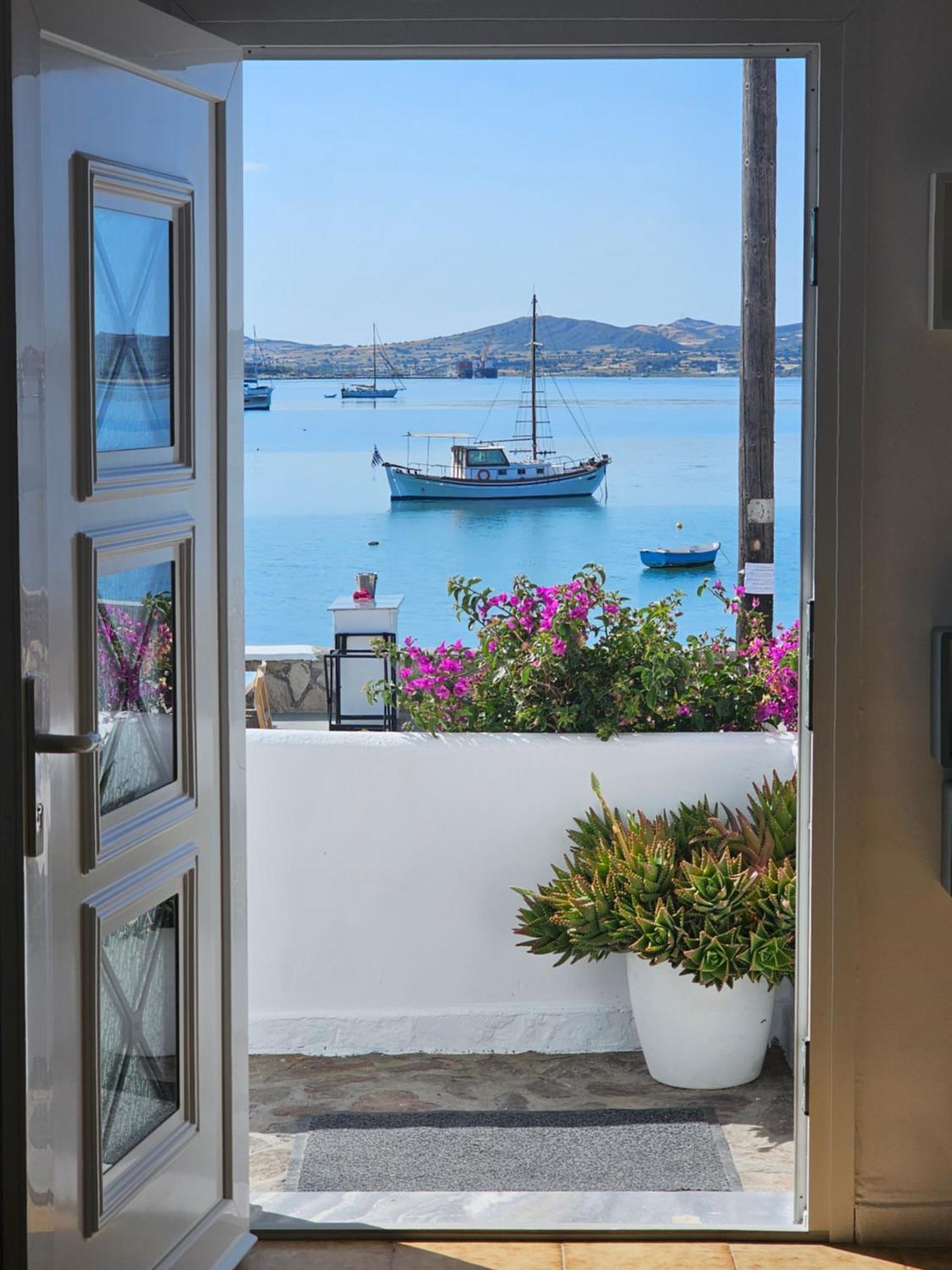 Milos Inn Адамас Экстерьер фото